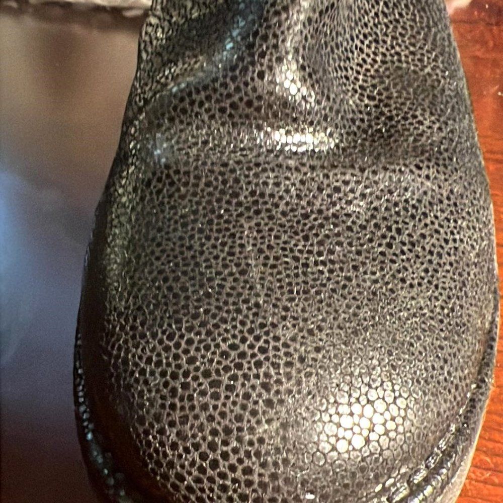 UGG Collection - Mid - Black Leather Snake Skin - EUC - Size 7 - Picture 12 of 12